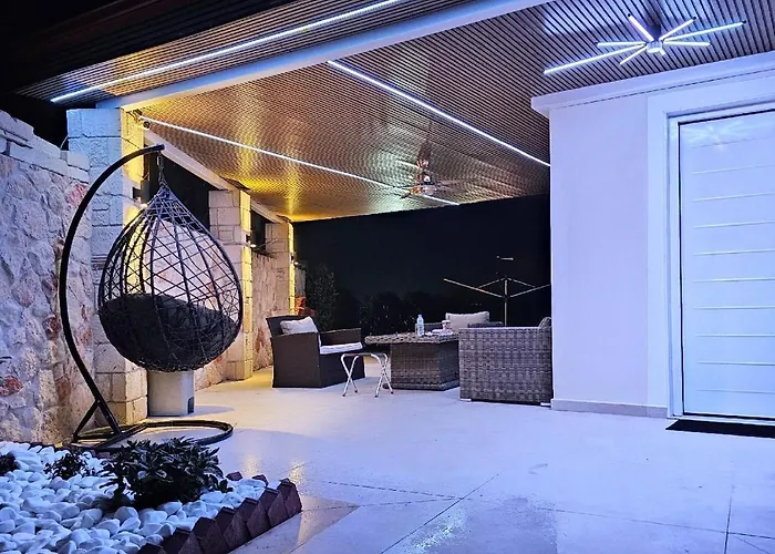 Сasa de vacaciones Maisonette For Rent In The Center Of