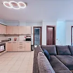 Maisonette For Rent In The Center Of בית נופש *