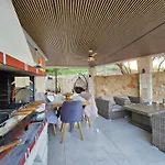 Maisonette For Rent In The Center Of *