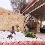 펜션 Maisonette For Rent In The Center Of *