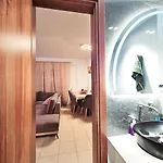 Maisonette For Rent In The Center Of 펜션 하니오티
