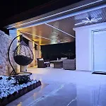 펜션 Maisonette For Rent In The Center Of