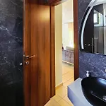 Maisonette For Rent In The Center Of 펜션 하니오티