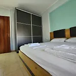 Maisonette For Rent In The Center Of 펜션 하니오티