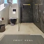 Maisonette For Rent In The Center Of 펜션