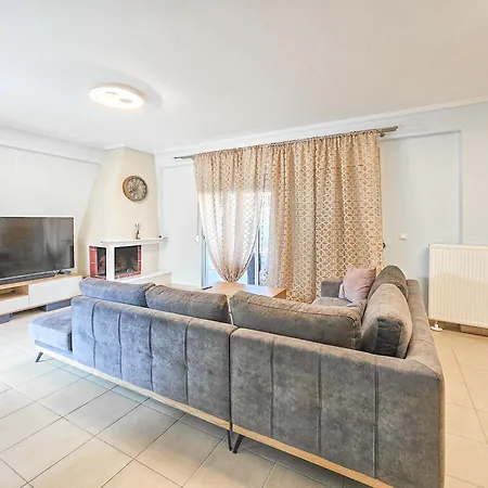 Maisonette For Rent In The Center Of *
