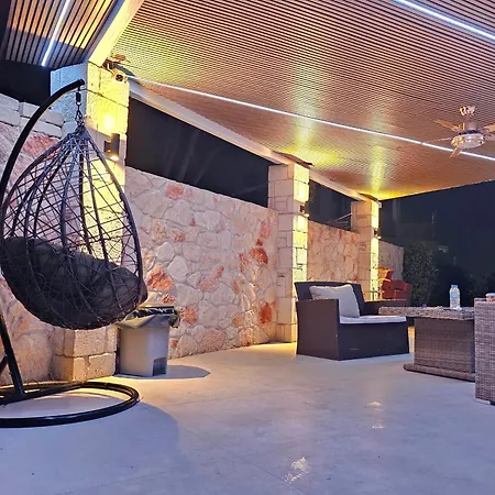Maisonette For Rent In The Center Of