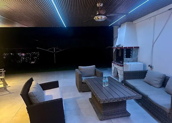 Maisonette For Rent In The Center Of *